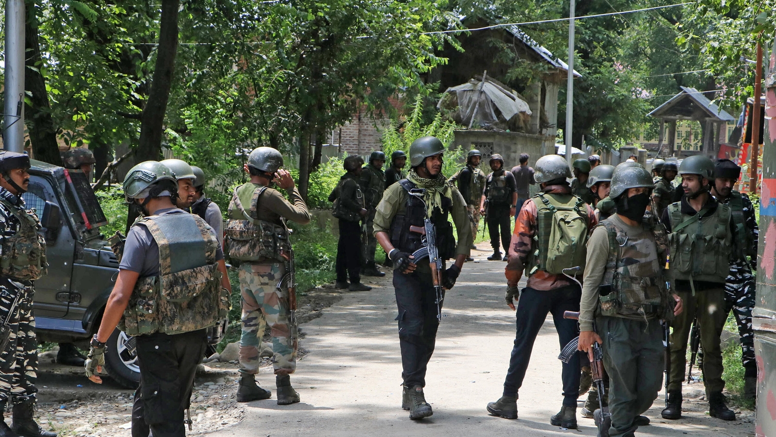 इतिहास का सबसे बड़ा एनकाउंटर, 64 क्रिमिनल ढेर, पुलिस एक्शन से दहल गया पूरा देश